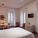 Piazza Giotti 8 Hotel apartamentowy Triest
