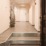 Piazza Giotti 8 4*