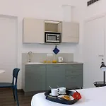 Piazza Giotti 8 4* Triest