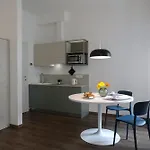 Piazza Giotti 8 Aparthotel