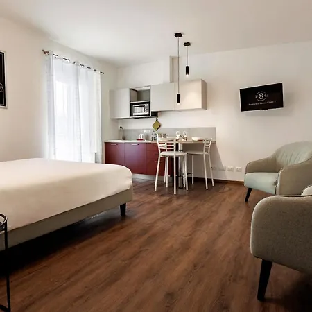 Piazza Giotti 8 Apartahotel 4*