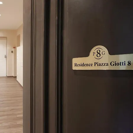 Piazza Giotti 8 *