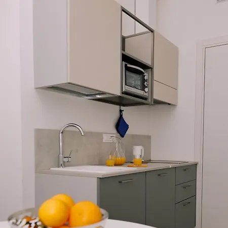 Piazza Giotti 8 Hotel apartamentowy 4*