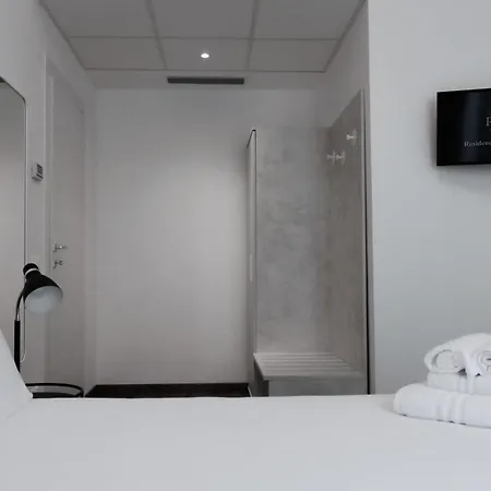 Piazza Giotti 8 Hotel apartamentowy Triest