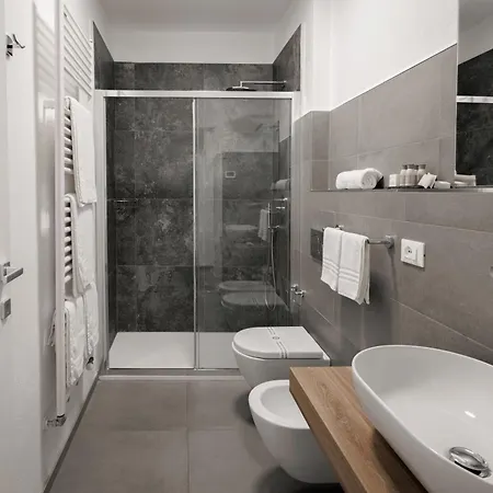 Piazza Giotti 8 Aparthotel *