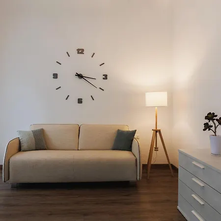 Piazza Giotti 8 Hotel apartamentowy 4*