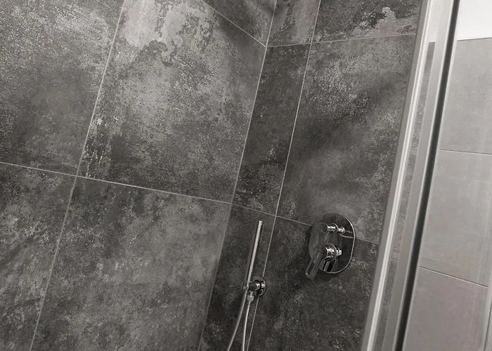 Ξενοδοχείο με διαμερίσματα Piazza Giotti 8 4*