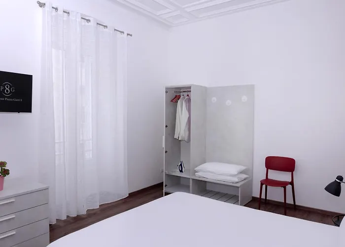 Ξενοδοχείο με διαμερίσματα Piazza Giotti 8 4*