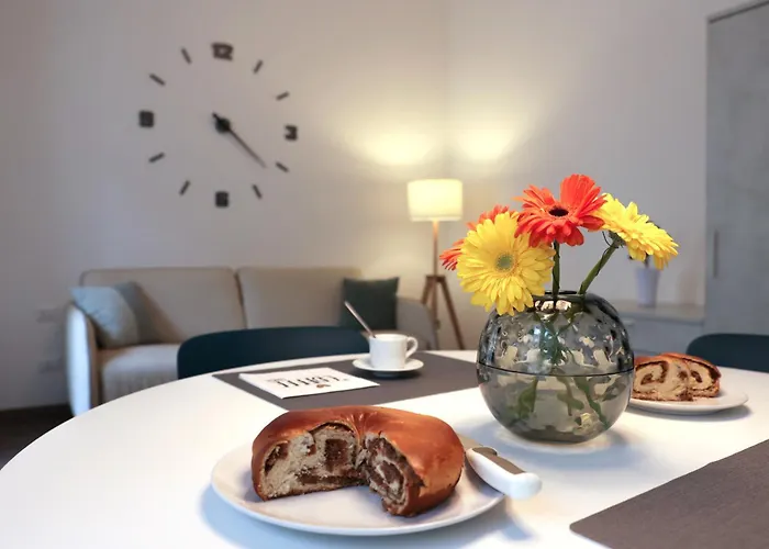 Ξενοδοχείο με διαμερίσματα Piazza Giotti 8 4*